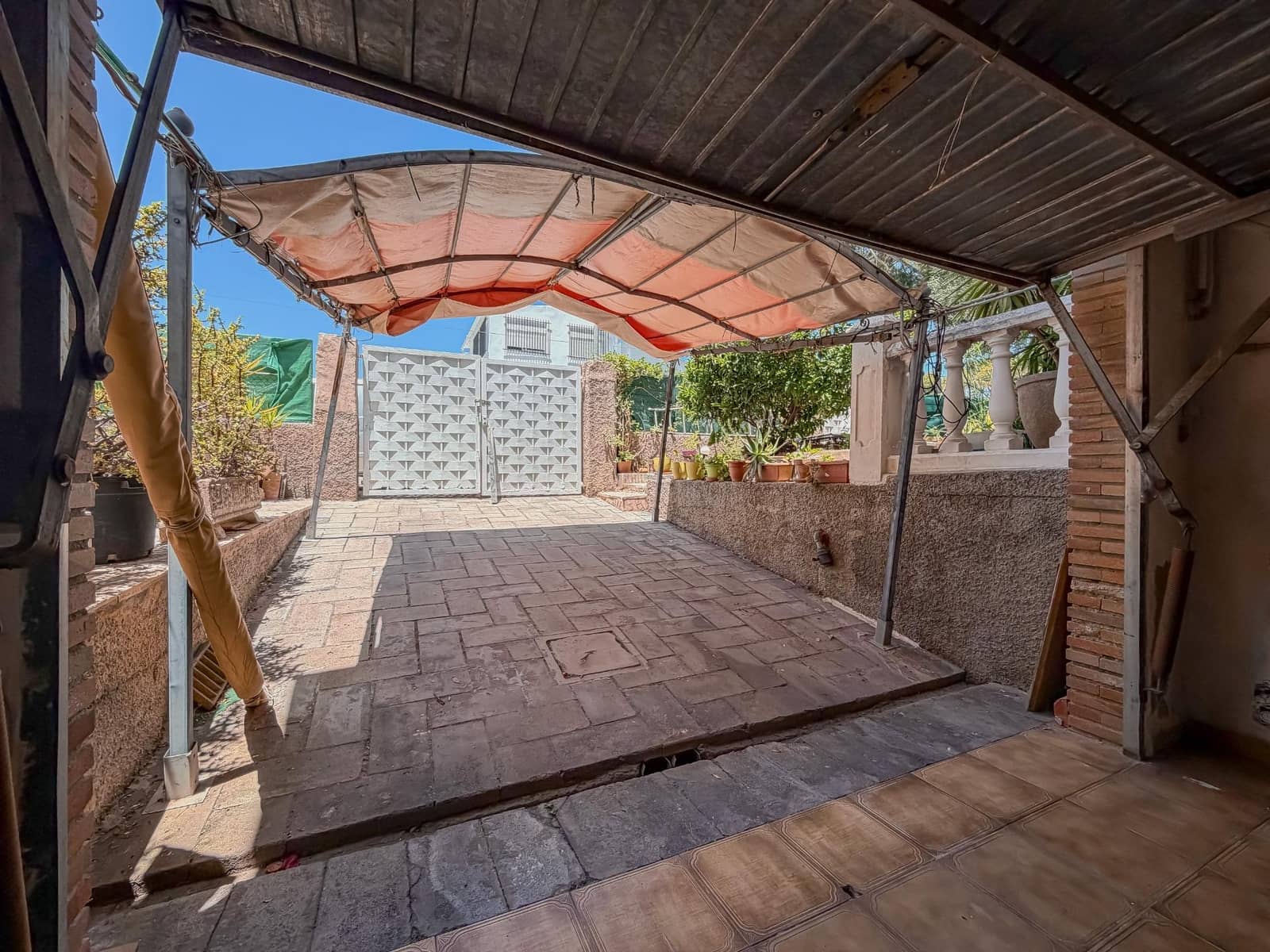Chalet de 4 habitaciones en L'Eliana en venta con piscina garaje - 670.000 € (Ref: 9927515)