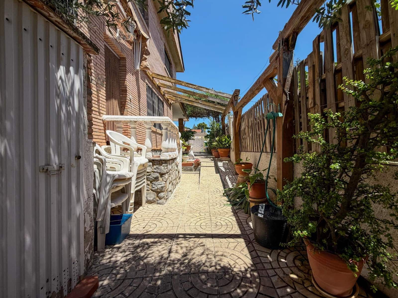 Chalet de 4 habitaciones en L'Eliana en venta con piscina garaje - 670.000 € (Ref: 9927515)