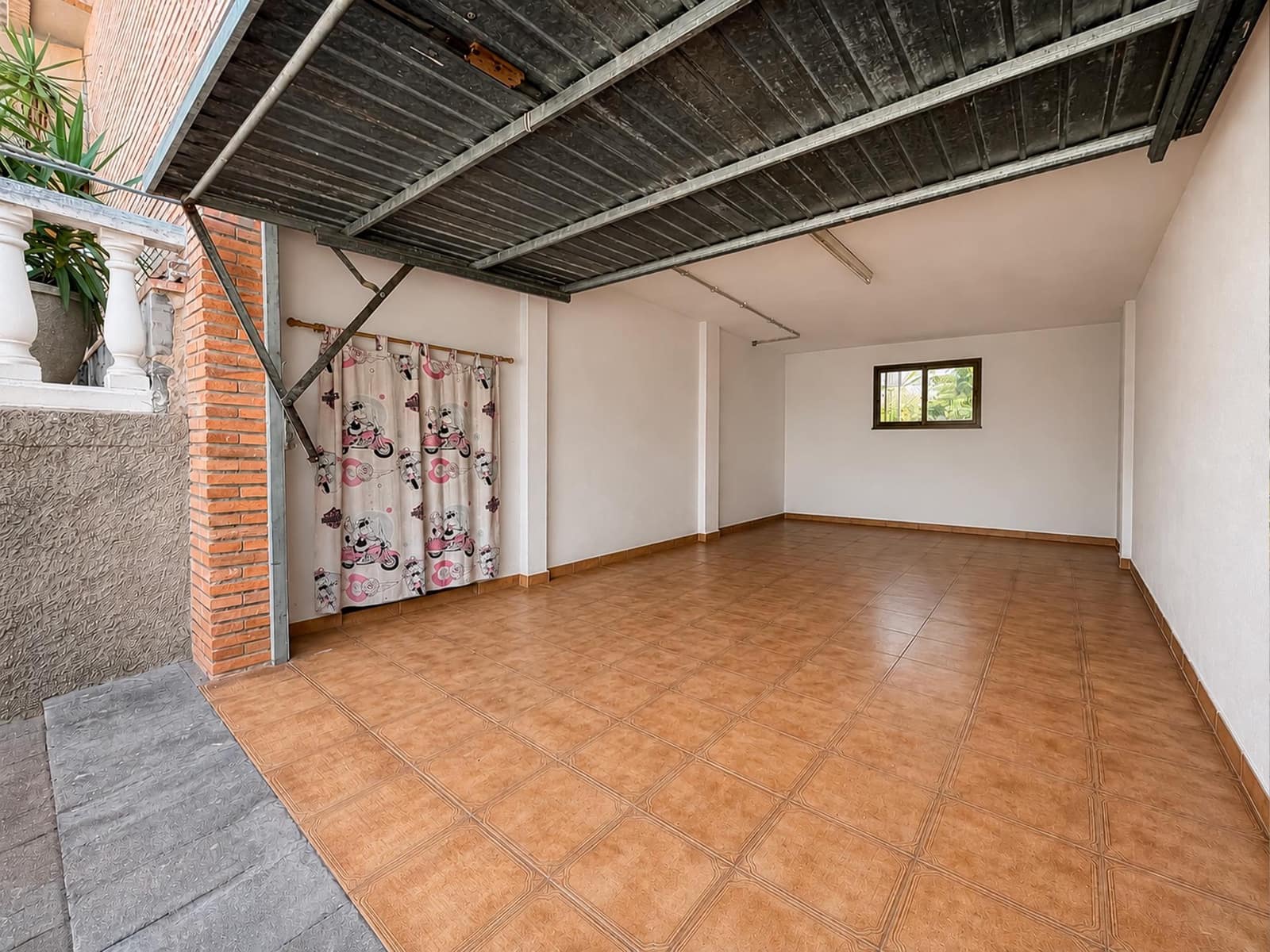 Chalet de 4 habitaciones en L'Eliana en venta con piscina garaje - 670.000 € (Ref: 9927515)