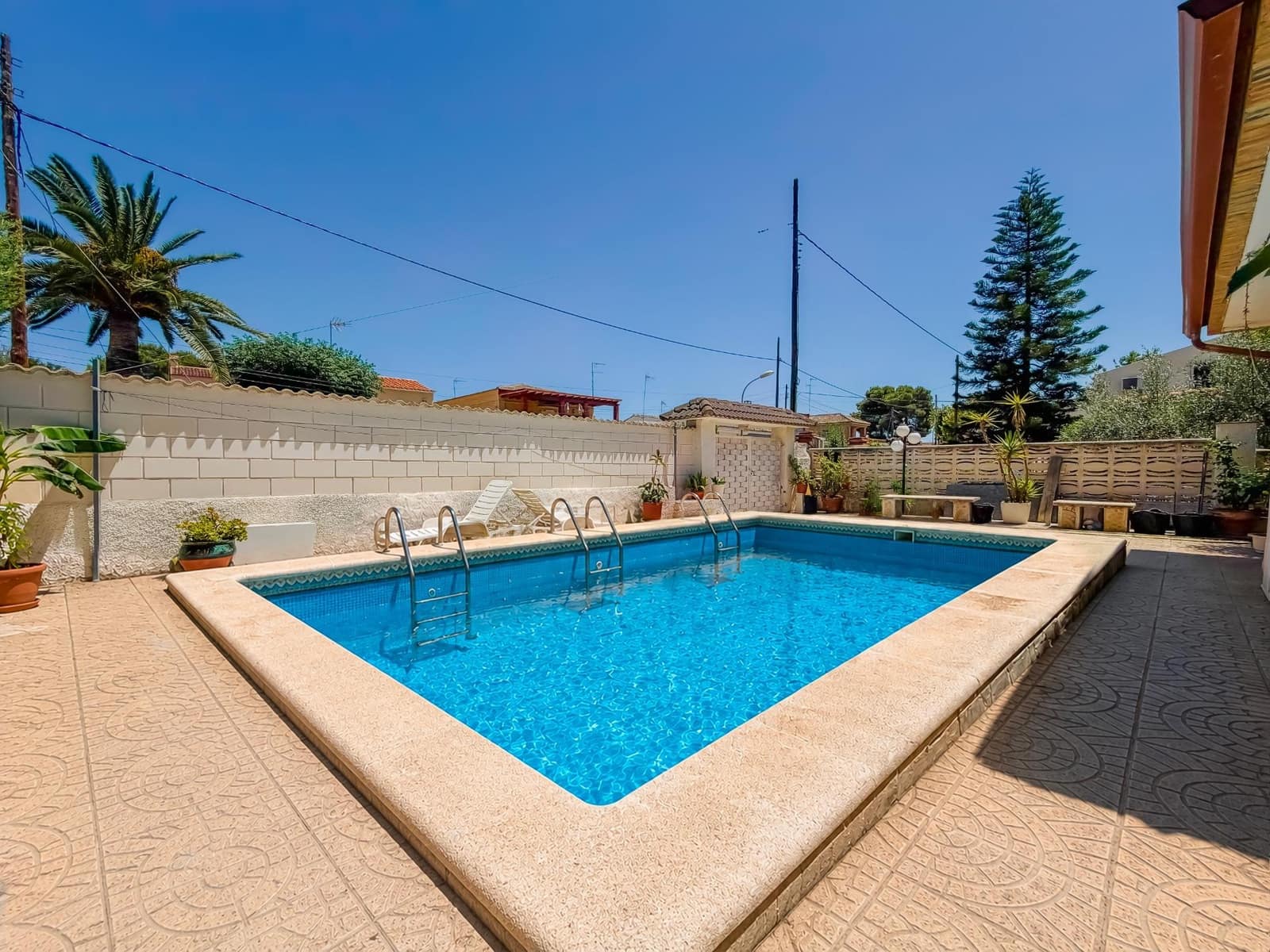 Chalet de 4 habitaciones en L'Eliana en venta con piscina garaje - 670.000 € (Ref: 9927515)
