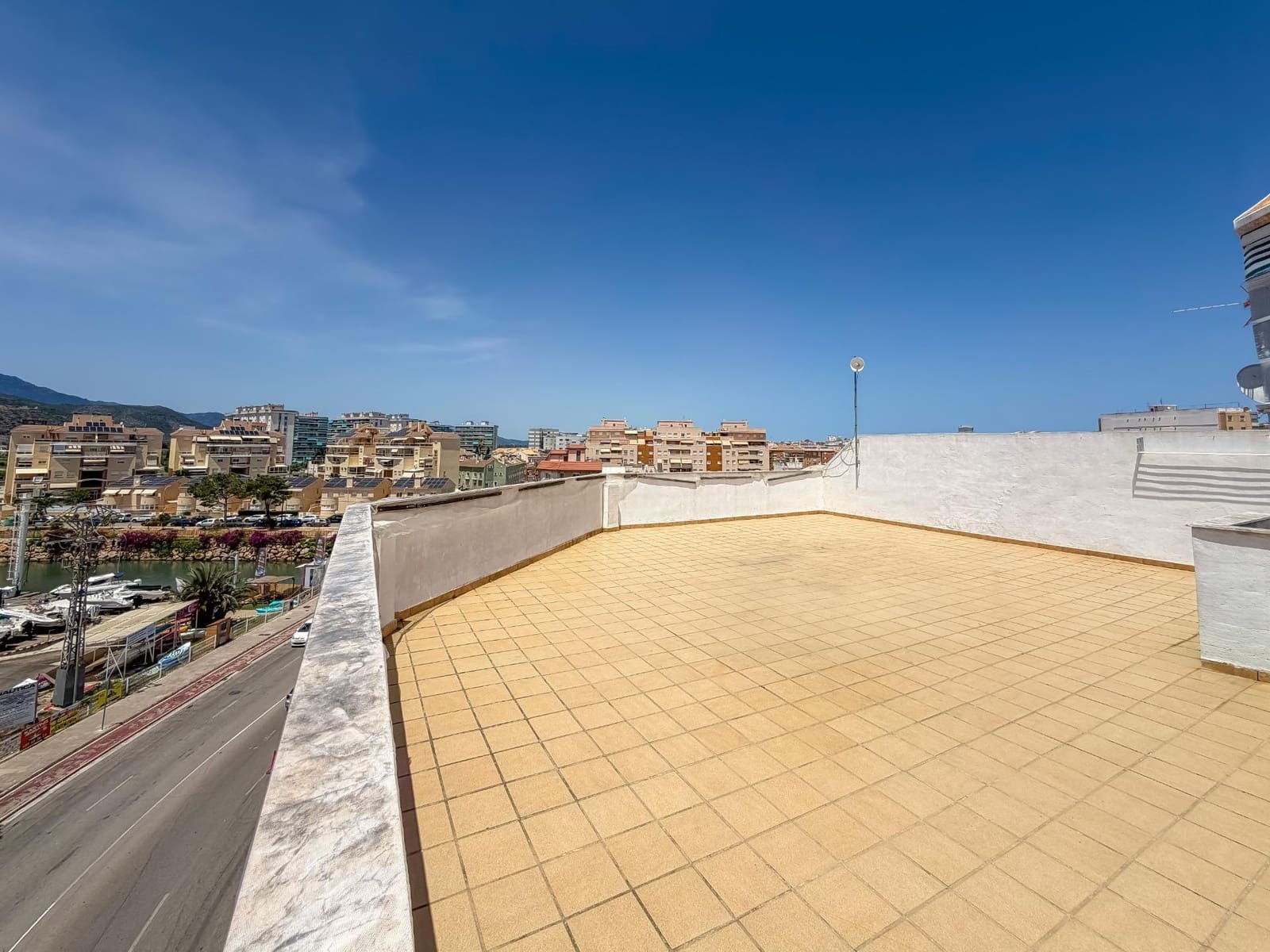 4 quarto Penthouse para venda em Gandia - 365 000 € (Ref: 9938294)