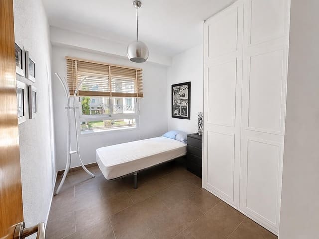2 slaapkamer Flat te huur in Massamagrell - € 850 (Ref: 9952713)