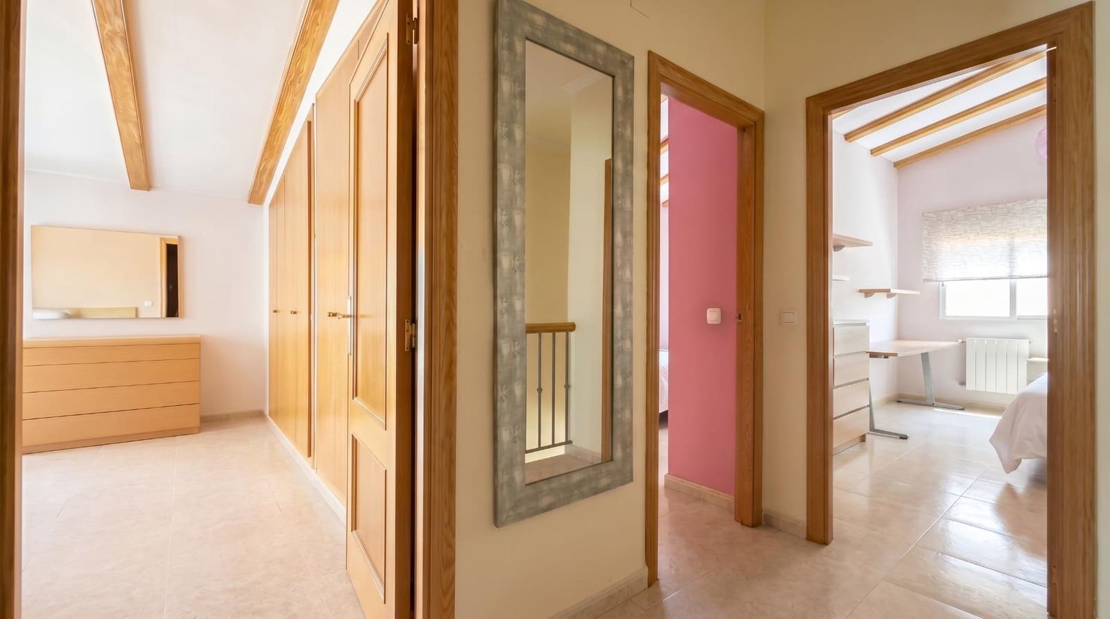 3 soveværelse Villa til salg i La Pobla de Vallbona med swimmingpool garage - € 465.000 (Ref: 9965359)