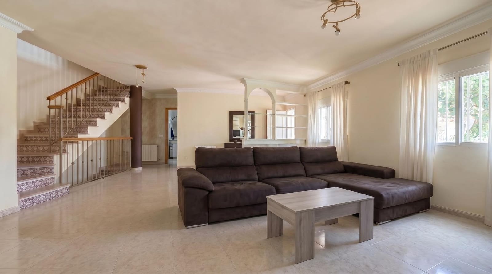 3 soveværelse Villa til salg i La Pobla de Vallbona med swimmingpool garage - € 465.000 (Ref: 9965359)