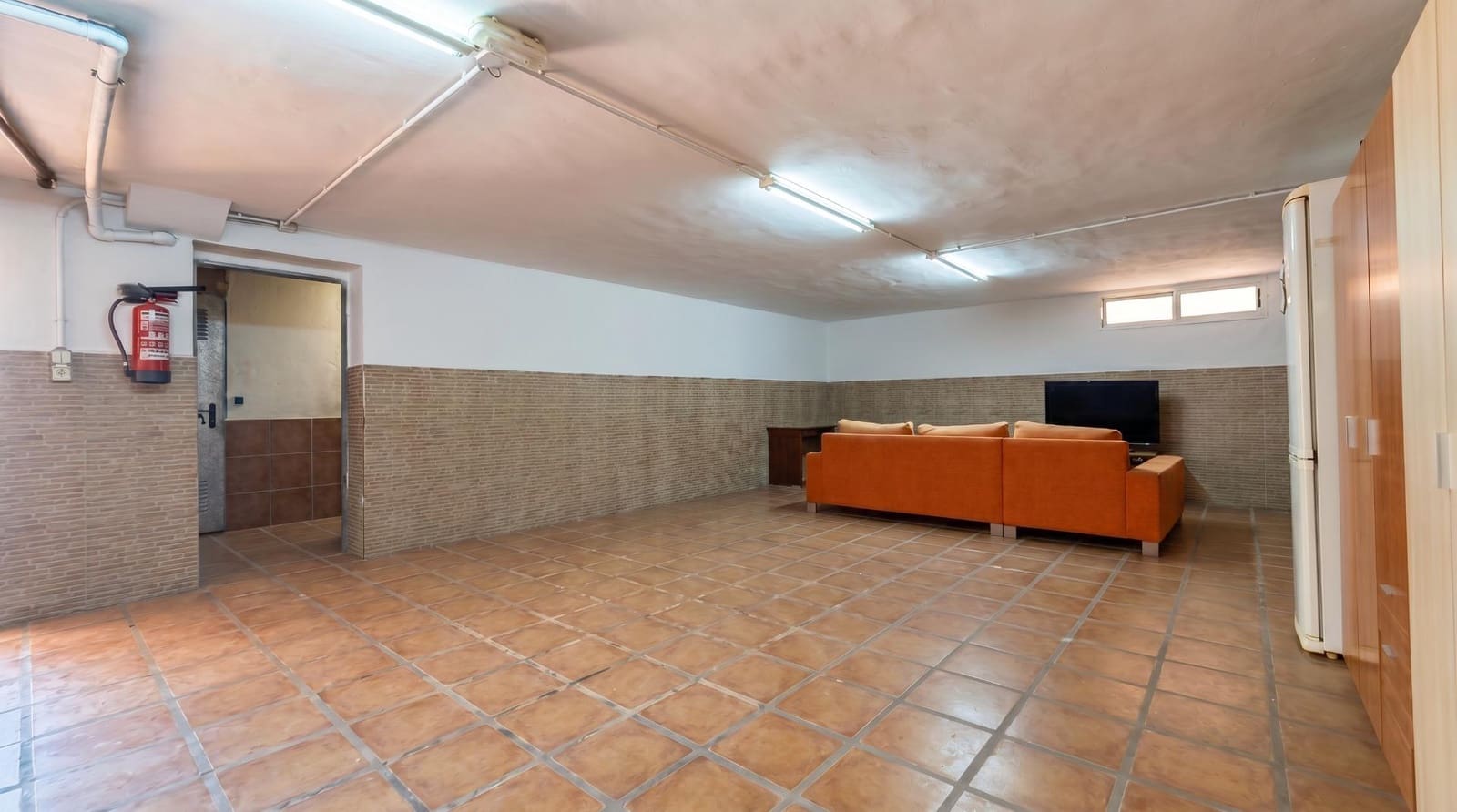 3 soveværelse Villa til salg i La Pobla de Vallbona med swimmingpool garage - € 465.000 (Ref: 9965359)
