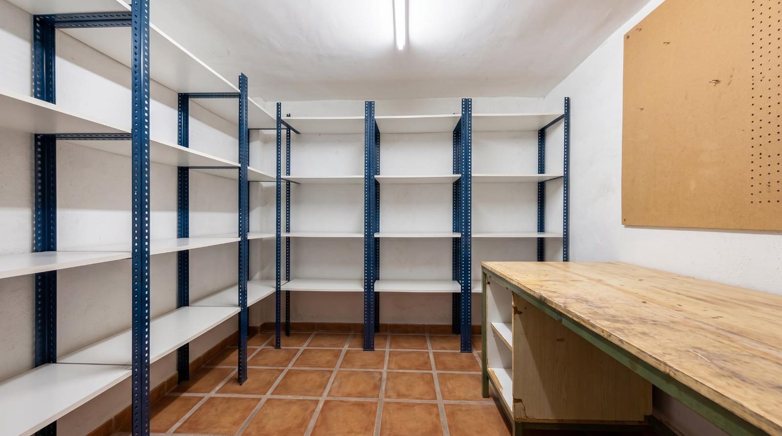 3 soveværelse Villa til salg i La Pobla de Vallbona med swimmingpool garage - € 465.000 (Ref: 9965359)