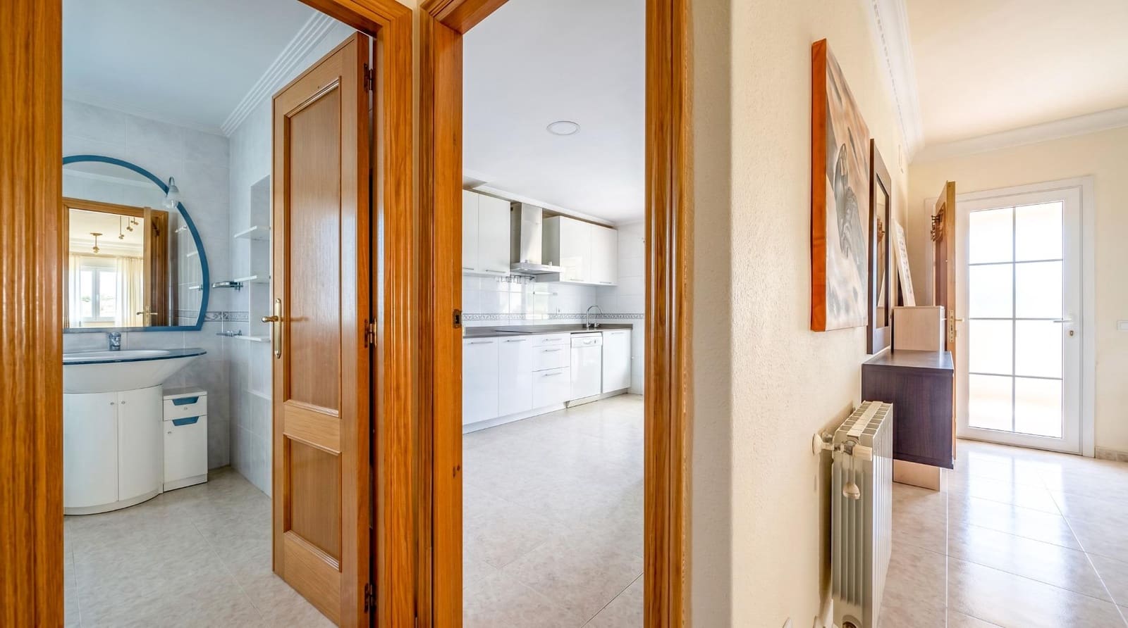 3 soveværelse Villa til salg i La Pobla de Vallbona med swimmingpool garage - € 465.000 (Ref: 9965359)
