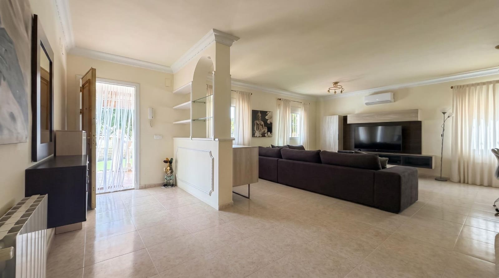3 soveværelse Villa til salg i La Pobla de Vallbona med swimmingpool garage - € 465.000 (Ref: 9965359)