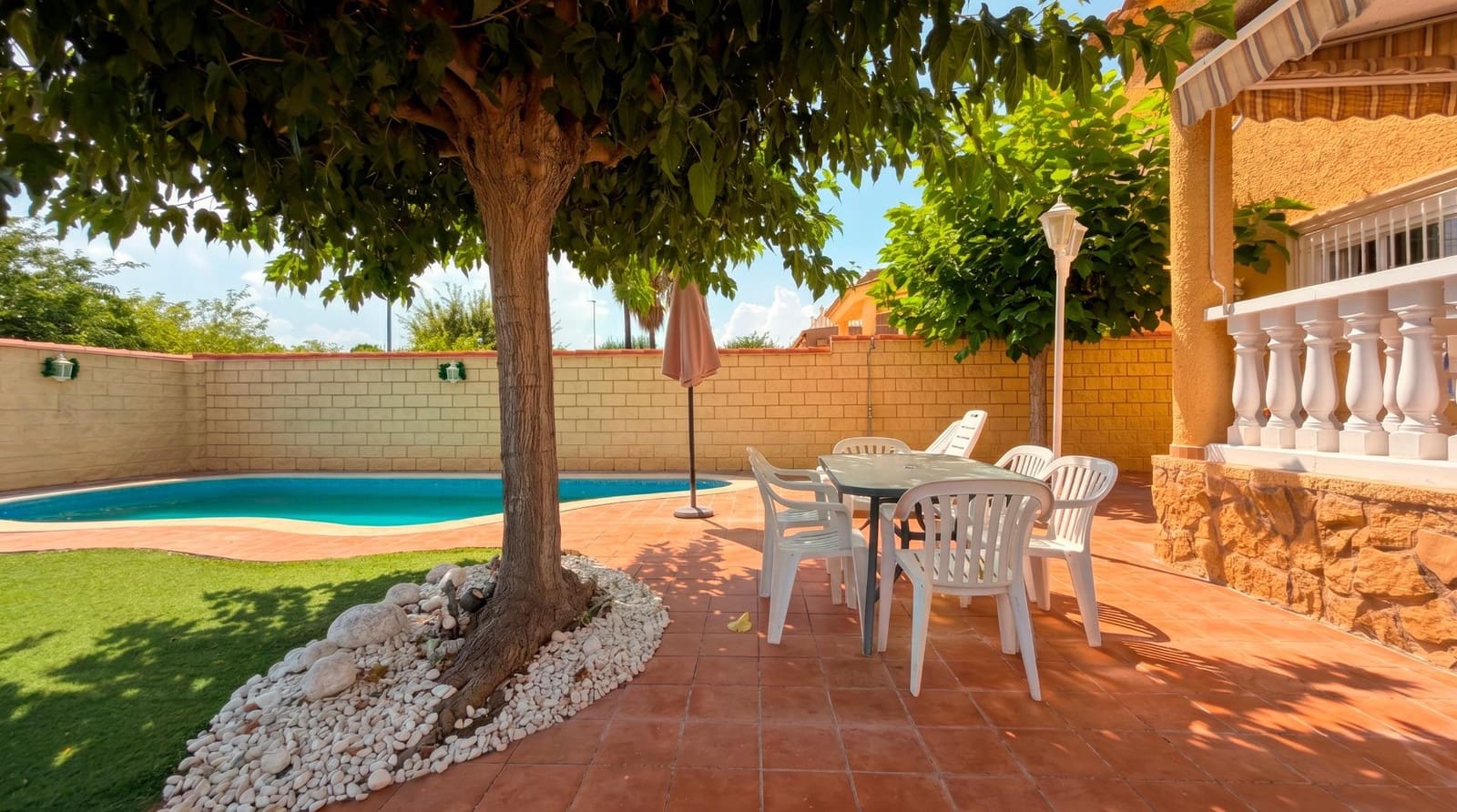 3 soveværelse Villa til salg i La Pobla de Vallbona med swimmingpool garage - € 465.000 (Ref: 9965359)