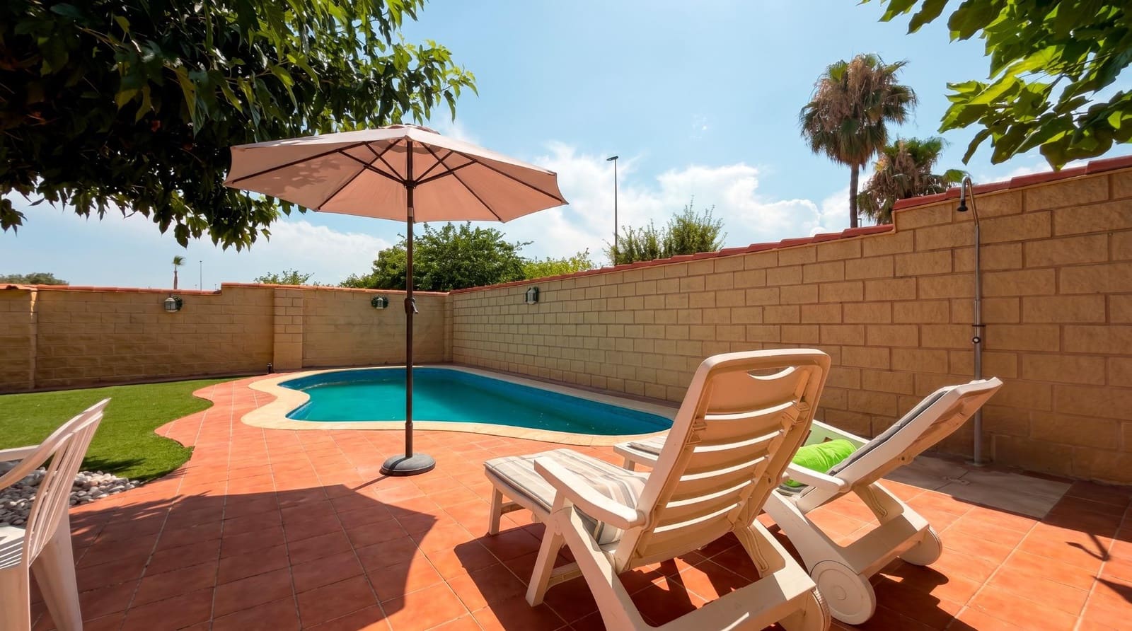 3 soveværelse Villa til salg i La Pobla de Vallbona med swimmingpool garage - € 465.000 (Ref: 9965359)