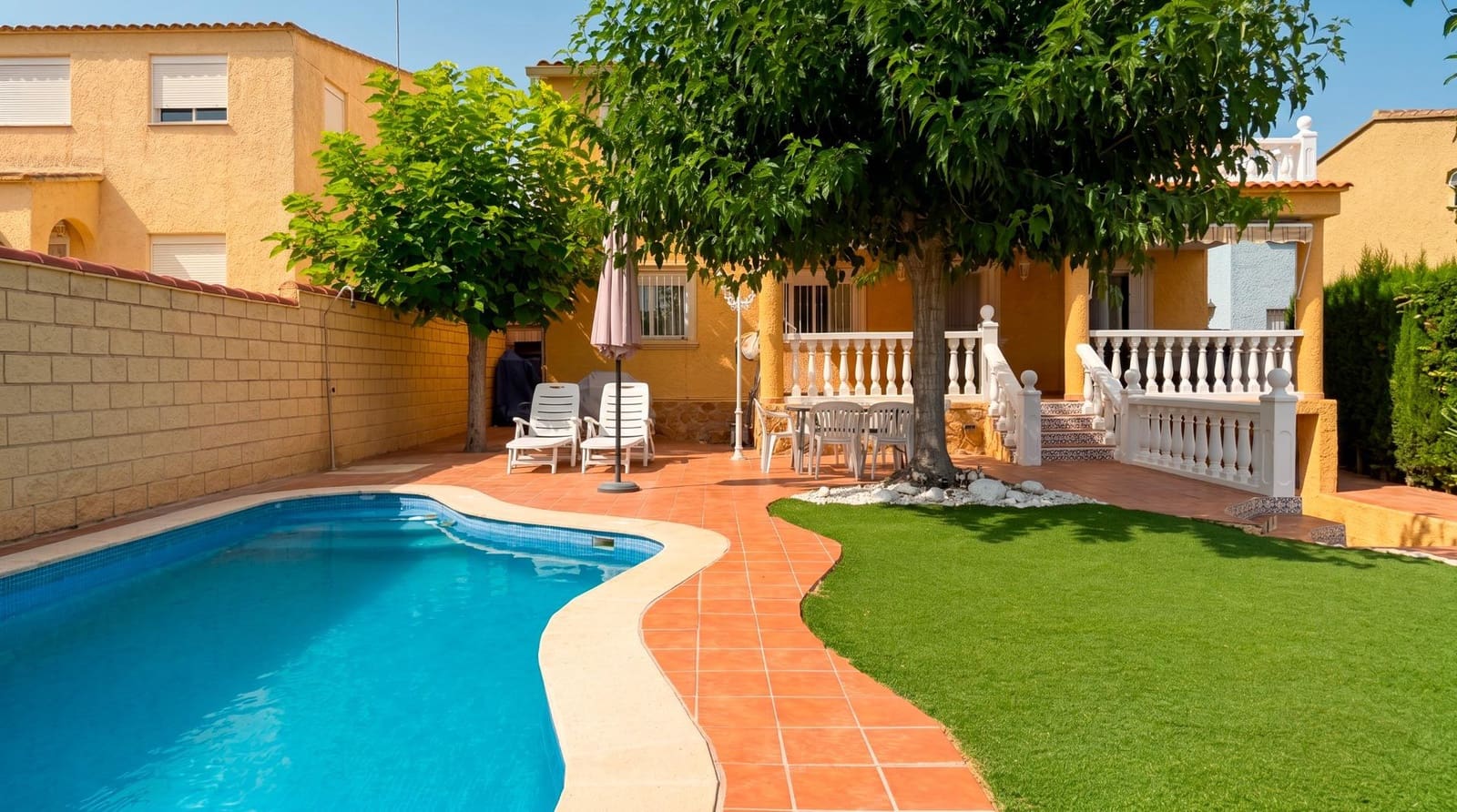 3 soveværelse Villa til salg i La Pobla de Vallbona med swimmingpool garage - € 465.000 (Ref: 9965359)