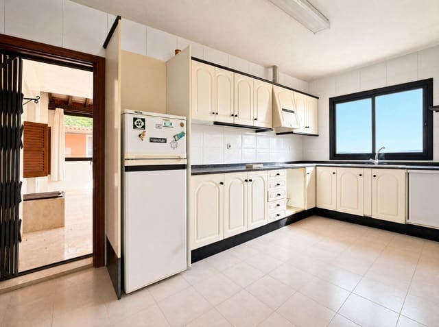 9 soveværelse Villa til salg i Ibiza by med swimmingpool garage - € 2.400.000 (Ref: 9990794)