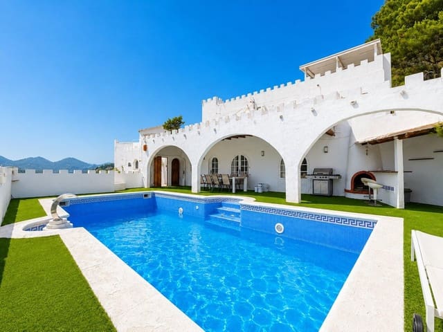 3 soverom Villa til salgs i Ibiza by med svømmebasseng garasje - € 2 200 000 (Ref: 9997192)