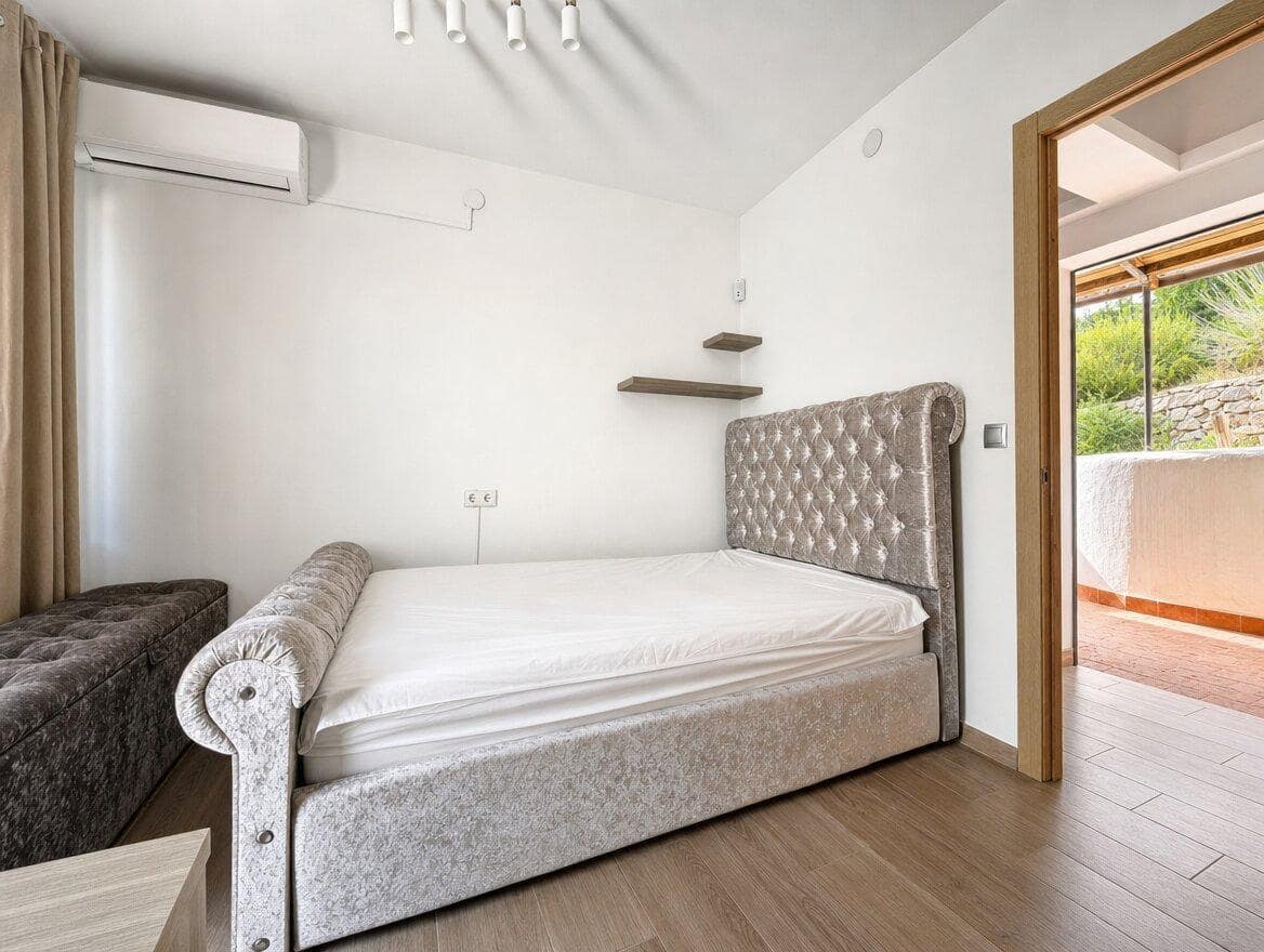 3 soverom Villa til salgs i Ibiza by med svømmebasseng garasje - € 2 200 000 (Ref: 9997192)