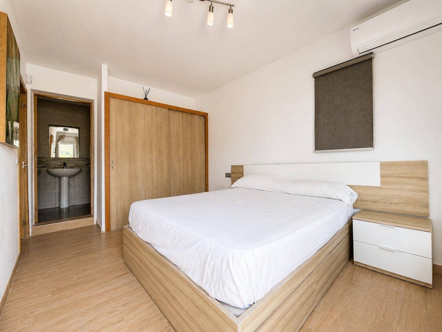 3 soverom Villa til salgs i Ibiza by med svømmebasseng garasje - € 2 200 000 (Ref: 9997192)