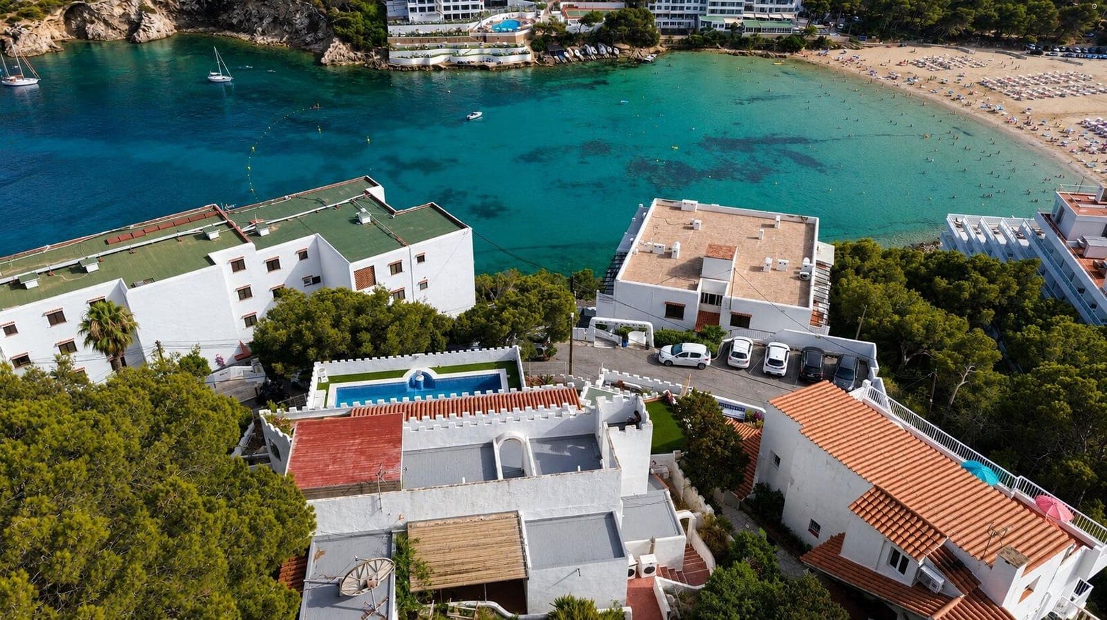 3 soverom Villa til salgs i Ibiza by med svømmebasseng garasje - € 2 200 000 (Ref: 9997192)