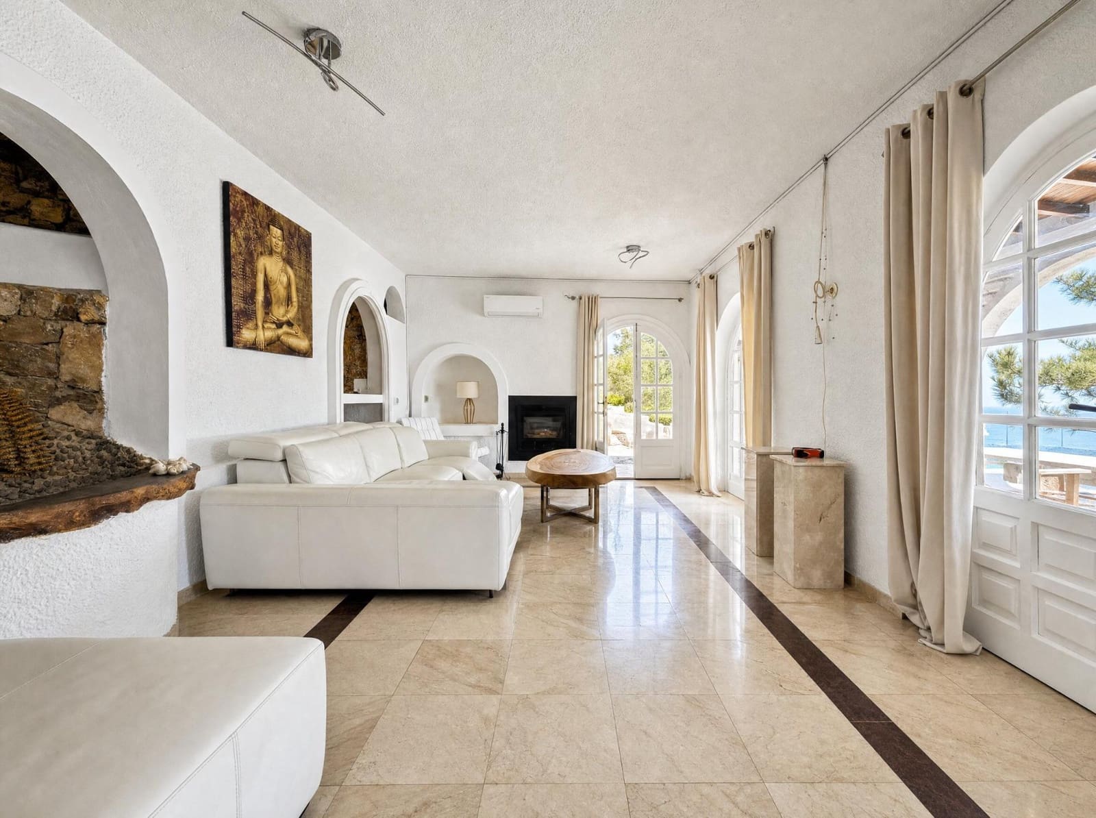 3 soverom Villa til salgs i Ibiza by med svømmebasseng garasje - € 2 200 000 (Ref: 9997192)