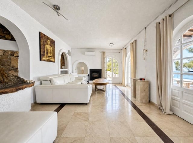 3 soverom Villa til salgs i Ibiza by med svømmebasseng garasje - € 2 200 000 (Ref: 9997192)