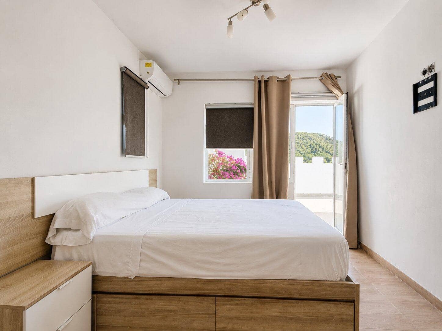 3 soverom Villa til salgs i Ibiza by med svømmebasseng garasje - € 2 200 000 (Ref: 9997192)