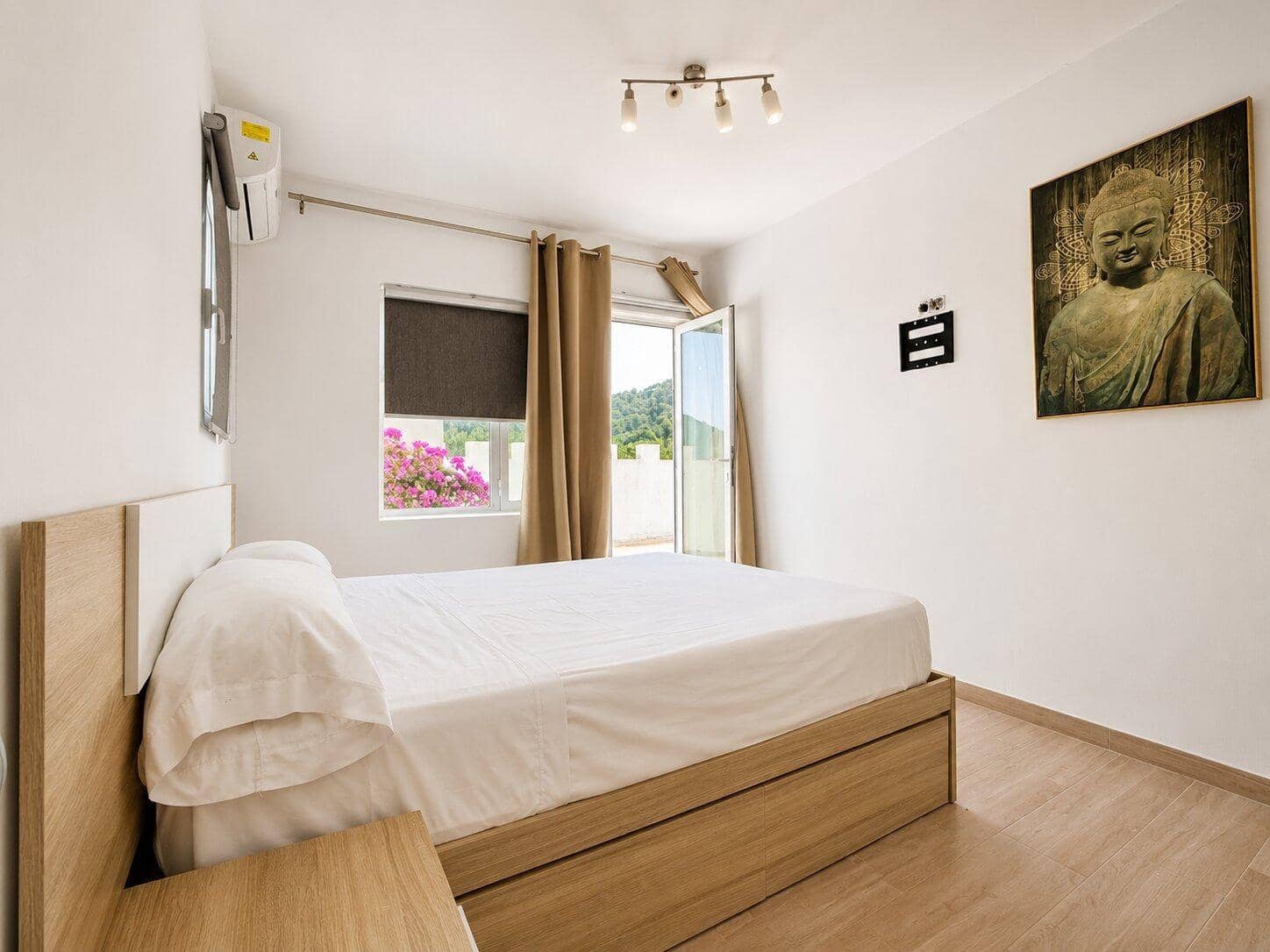 3 soverom Villa til salgs i Ibiza by med svømmebasseng garasje - € 2 200 000 (Ref: 9997192)
