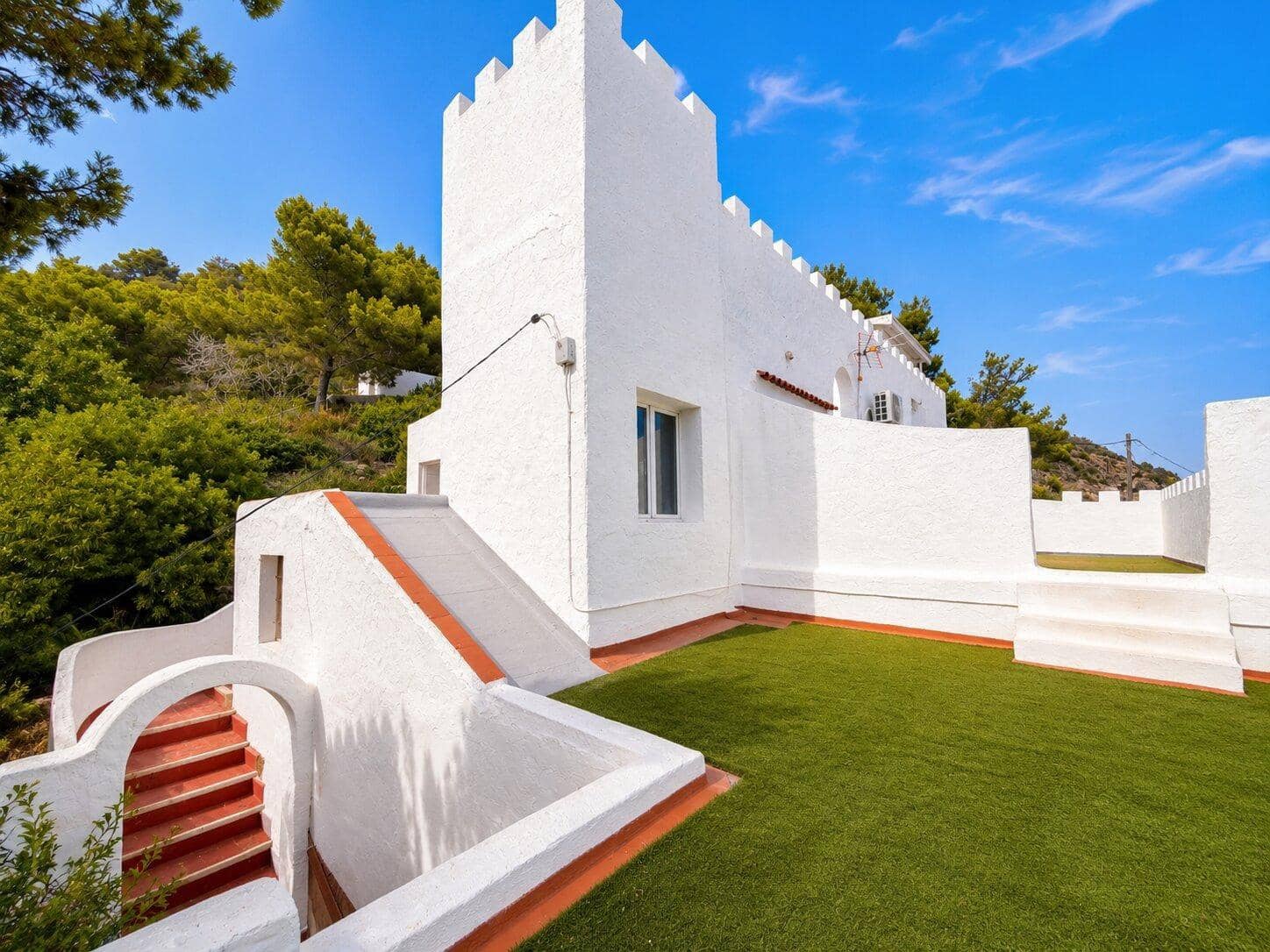 3 soverom Villa til salgs i Ibiza by med svømmebasseng garasje - € 2 200 000 (Ref: 9997192)