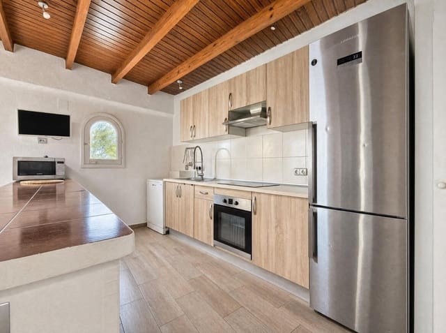 3 soverom Villa til salgs i Ibiza by med svømmebasseng garasje - € 2 200 000 (Ref: 9997192)