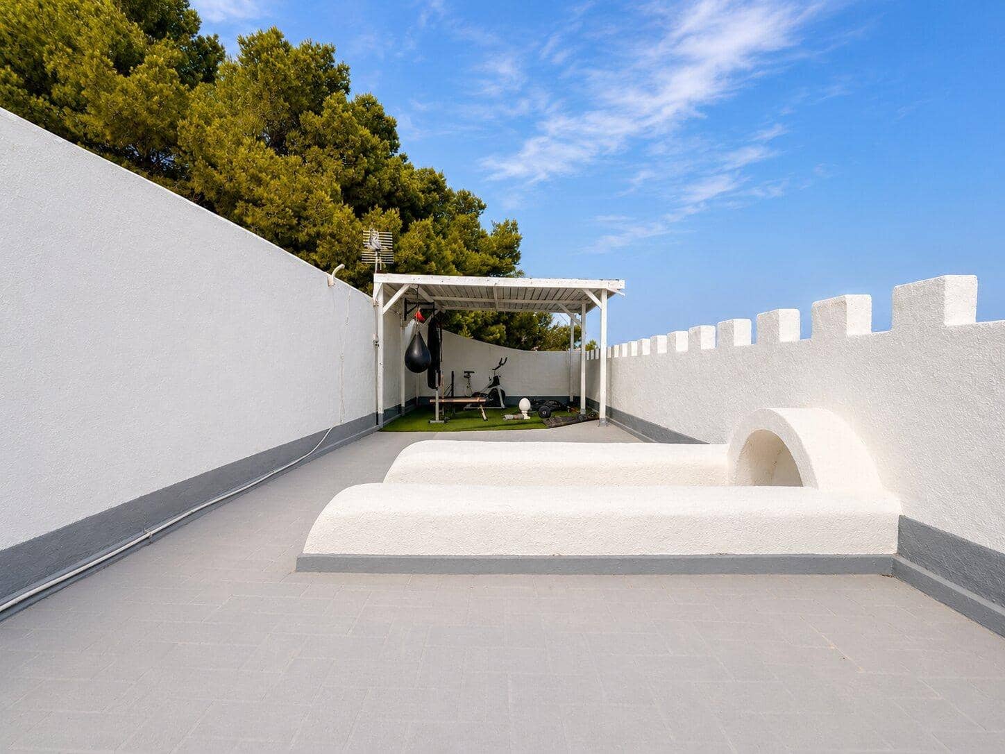 3 soverom Villa til salgs i Ibiza by med svømmebasseng garasje - € 2 200 000 (Ref: 9997192)