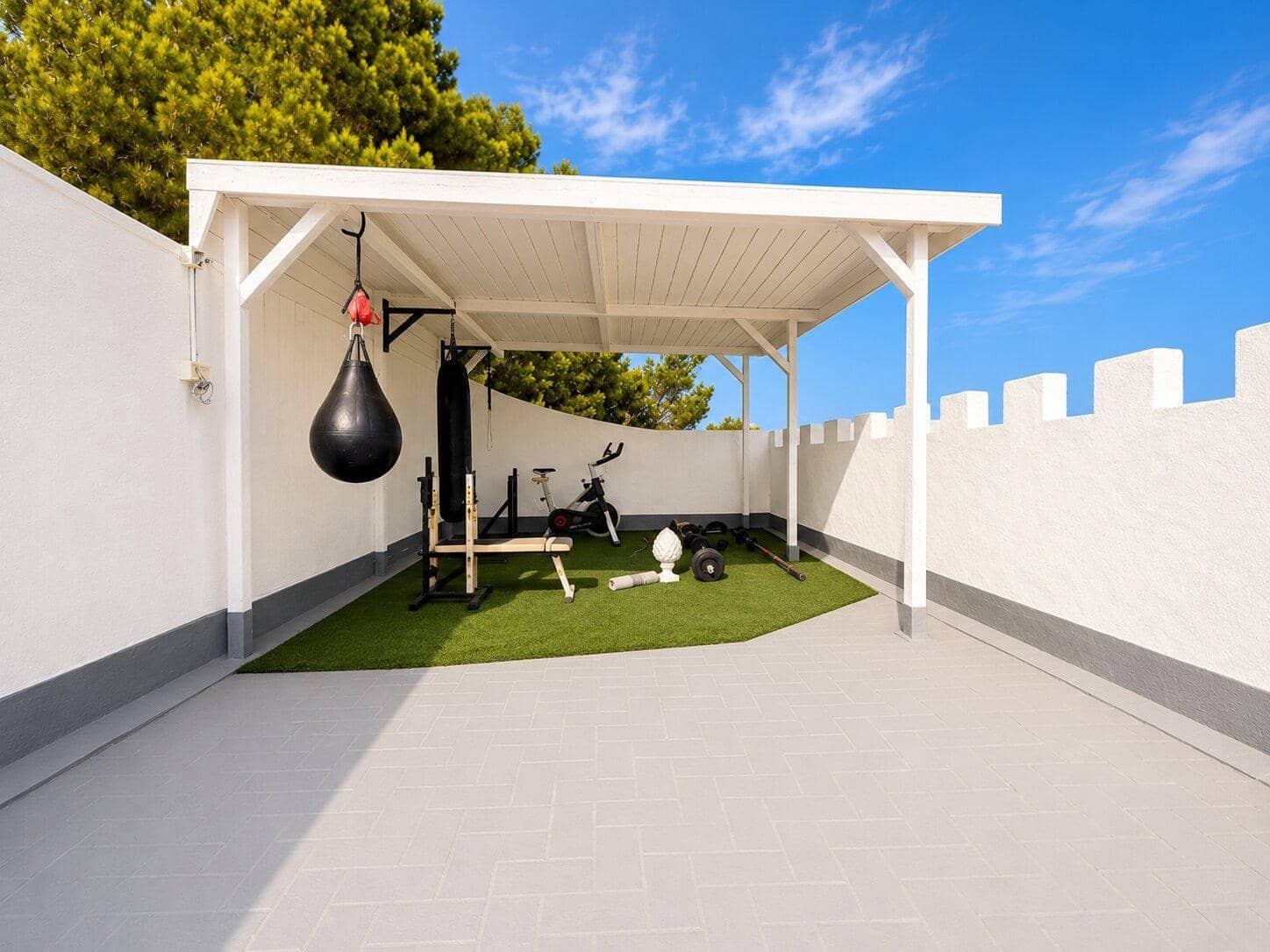 3 soverom Villa til salgs i Ibiza by med svømmebasseng garasje - € 2 200 000 (Ref: 9997192)