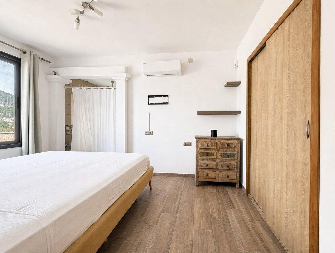 3 soverom Villa til salgs i Ibiza by med svømmebasseng garasje - € 2 200 000 (Ref: 9997192)