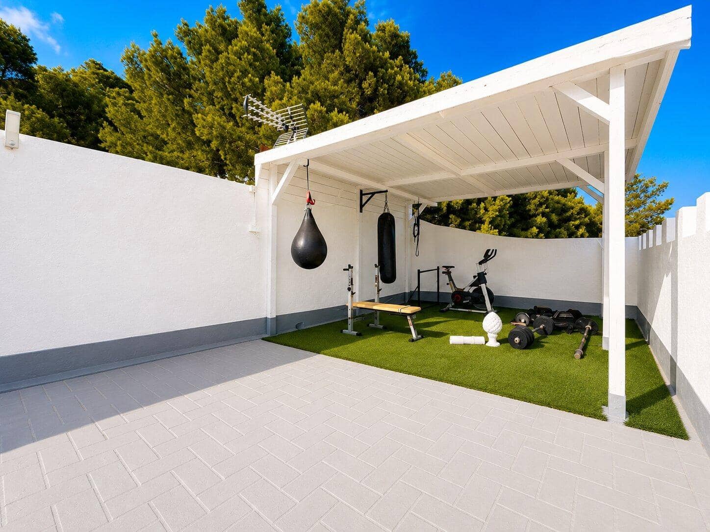 3 soverom Villa til salgs i Ibiza by med svømmebasseng garasje - € 2 200 000 (Ref: 9997192)