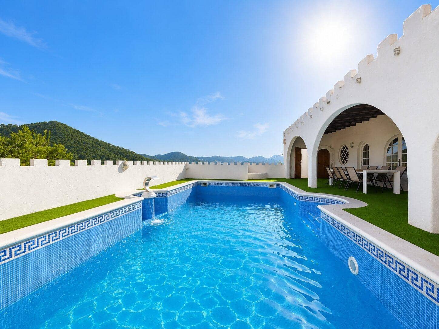 3 soverom Villa til salgs i Ibiza by med svømmebasseng garasje - € 2 200 000 (Ref: 9997192)