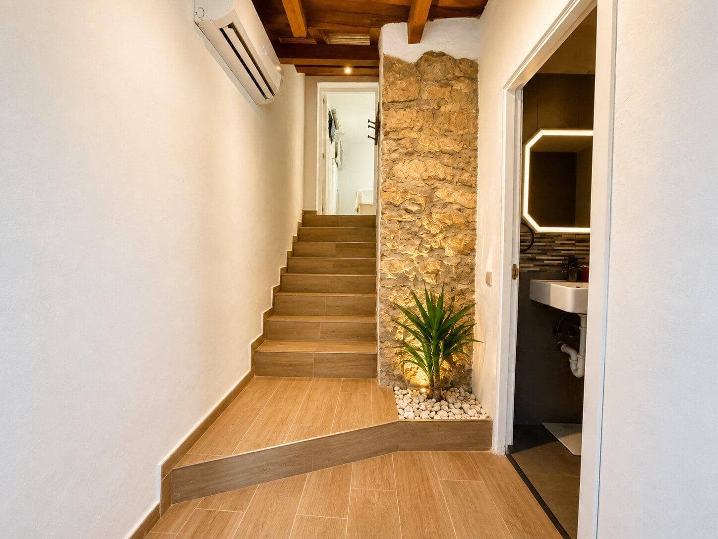 3 soverom Villa til salgs i Ibiza by med svømmebasseng garasje - € 2 200 000 (Ref: 9997192)