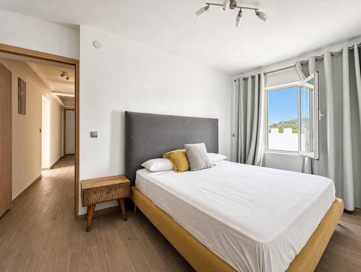 3 soverom Villa til salgs i Ibiza by med svømmebasseng garasje - € 2 200 000 (Ref: 9997192)