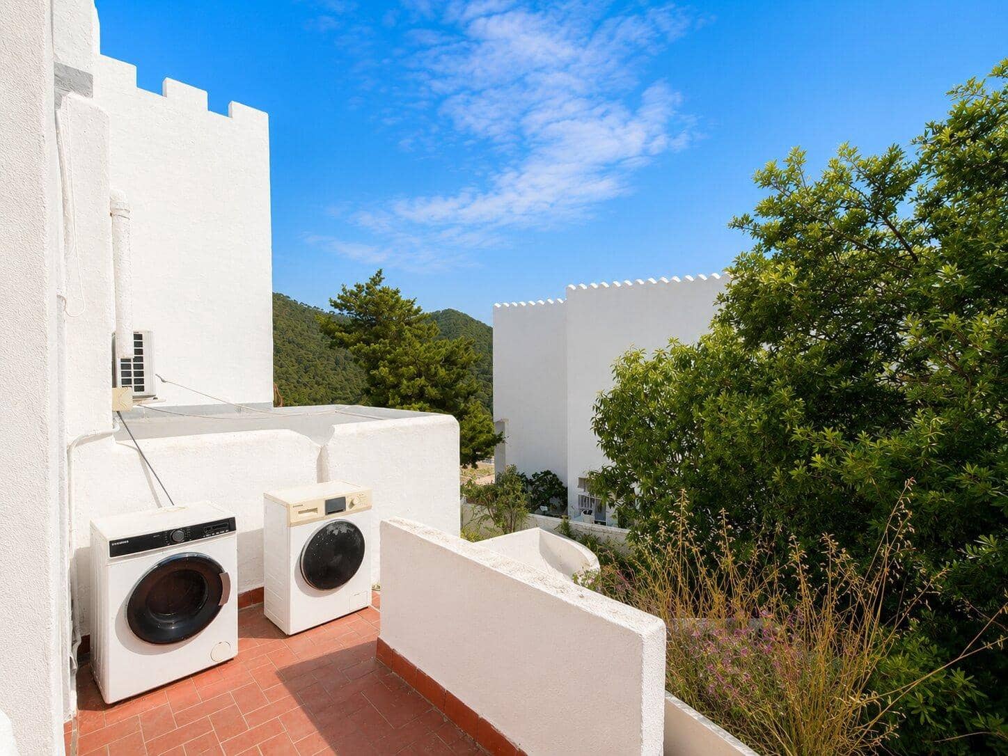 3 soverom Villa til salgs i Ibiza by med svømmebasseng garasje - € 2 200 000 (Ref: 9997192)