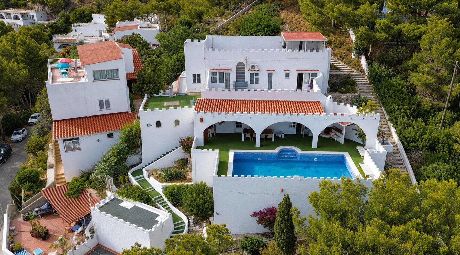 3 soverom Villa til salgs i Ibiza by med svømmebasseng garasje - € 2 200 000 (Ref: 9997192)