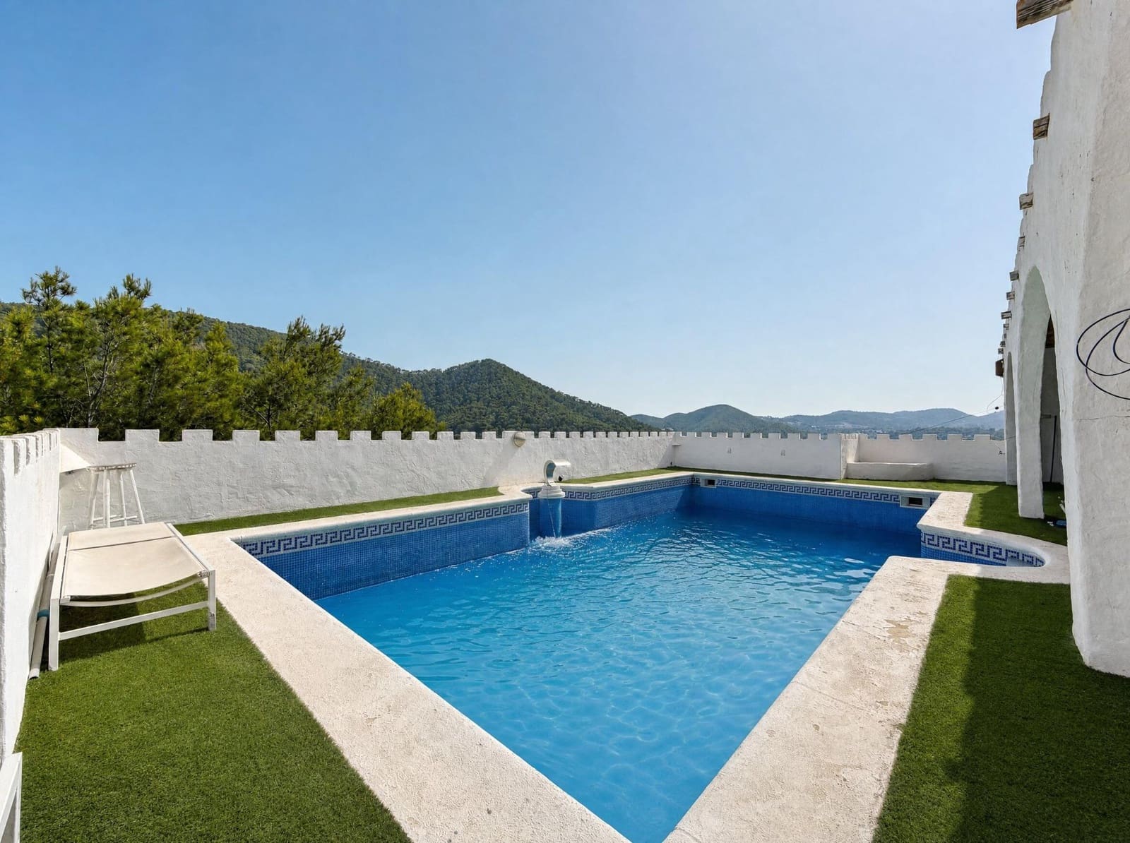 3 soverom Villa til salgs i Ibiza by med svømmebasseng garasje - € 2 200 000 (Ref: 9997192)