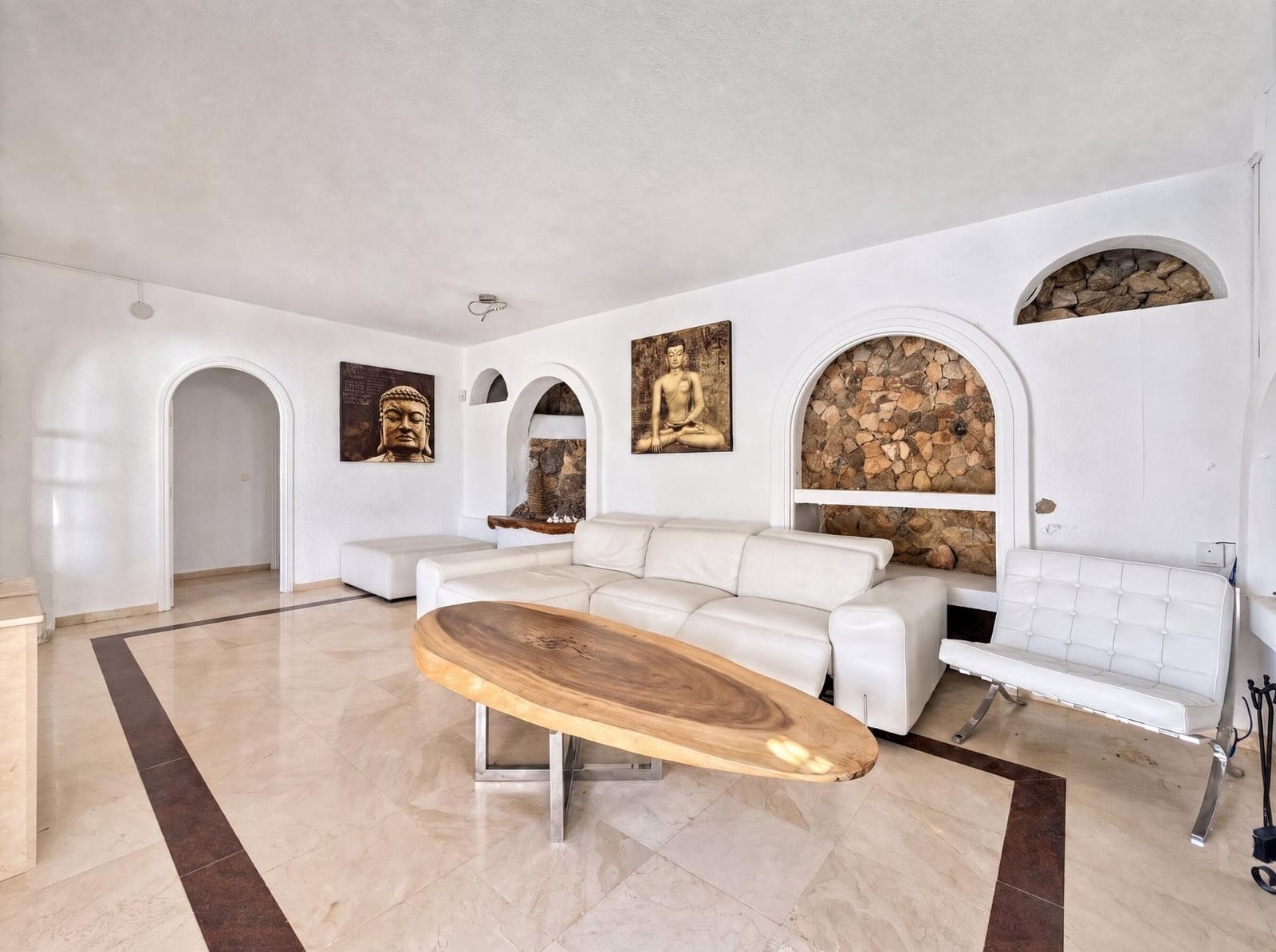 3 soverom Villa til salgs i Ibiza by med svømmebasseng garasje - € 2 200 000 (Ref: 9997192)