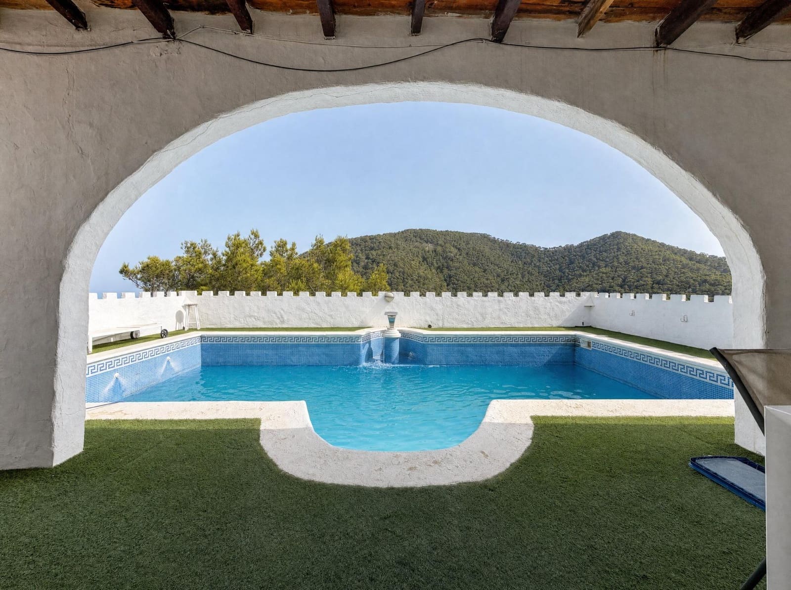 3 soverom Villa til salgs i Ibiza by med svømmebasseng garasje - € 2 200 000 (Ref: 9997192)