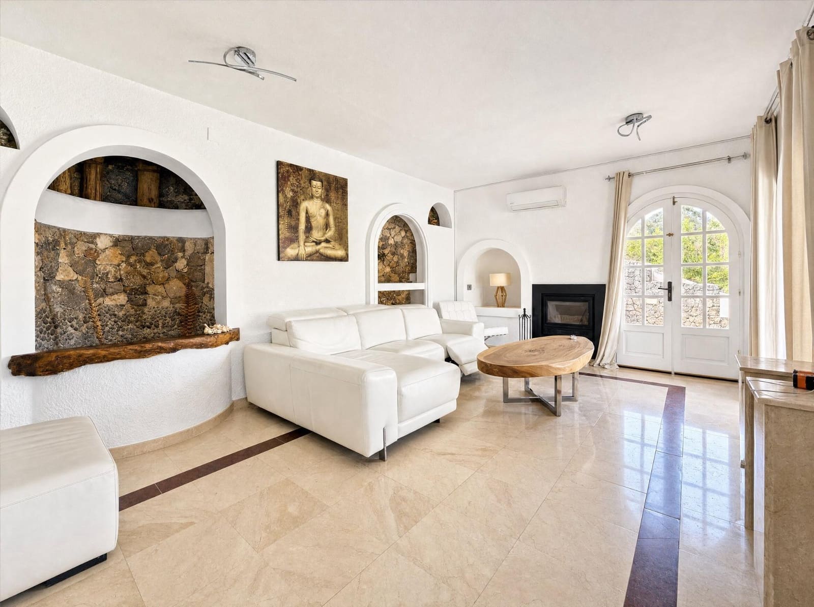 3 soverom Villa til salgs i Ibiza by med svømmebasseng garasje - € 2 200 000 (Ref: 9997192)
