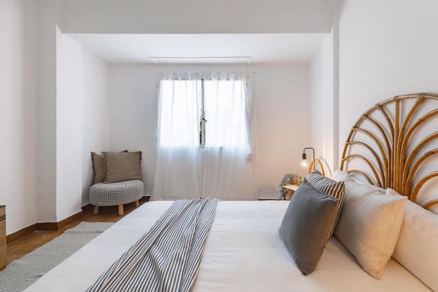 2 bedroom Flat for sale in Nou Moles, Valencia city - € 179,000 (Ref: 10005578)