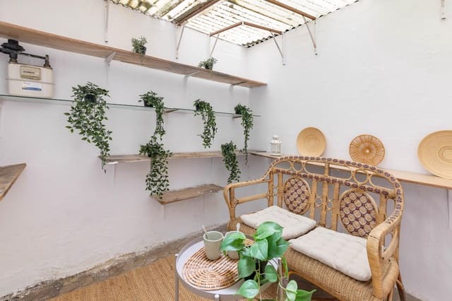 2 bedroom Flat for sale in Nou Moles, Valencia city - € 179,000 (Ref: 10005578)