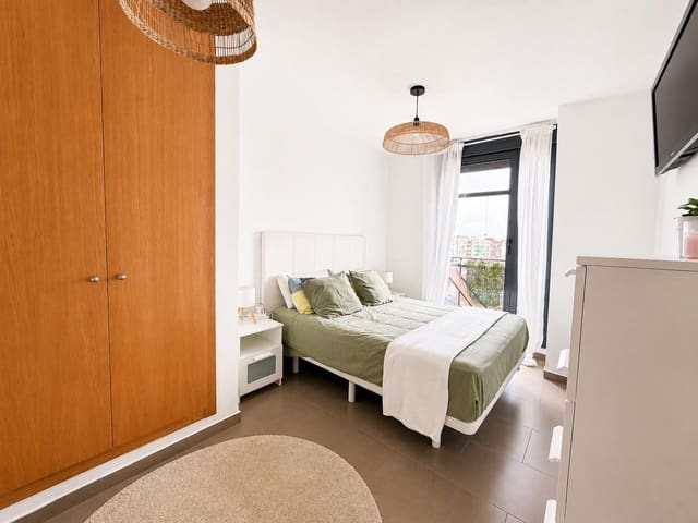 3 bedroom Flat for rent in La torre, Valencia city - € 1,400 (Ref: 10005580)