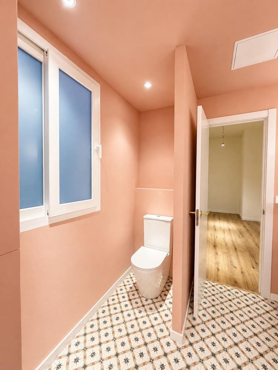 4 quarto Apartamento para arrendar em Valencia cidade - 3 000 € (Ref: 10037395)