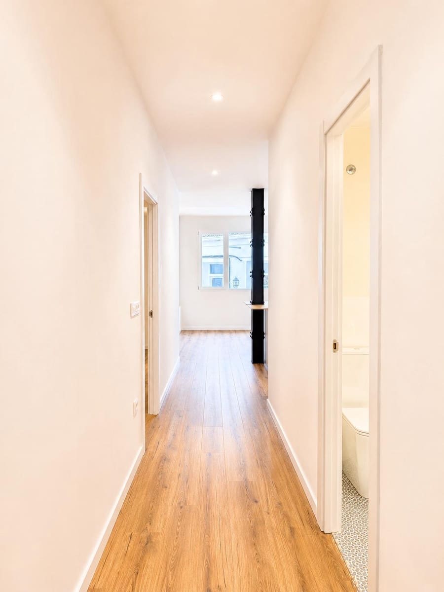 4 quarto Apartamento para arrendar em Valencia cidade - 3 000 € (Ref: 10037395)