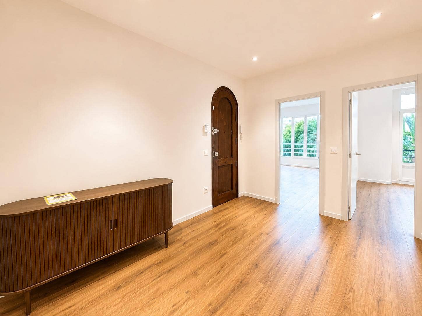 4 quarto Apartamento para arrendar em Valencia cidade - 3 000 € (Ref: 10037395)
