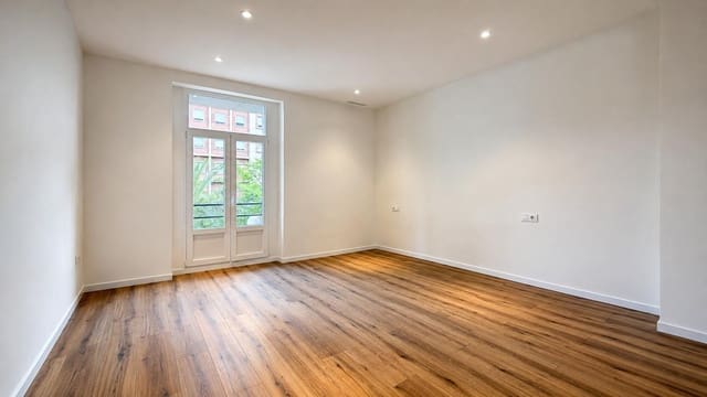 Appartement de 4 chambres à louer à La Gran Via, Valence ville - 3 000 € (Ref: 10037395)
