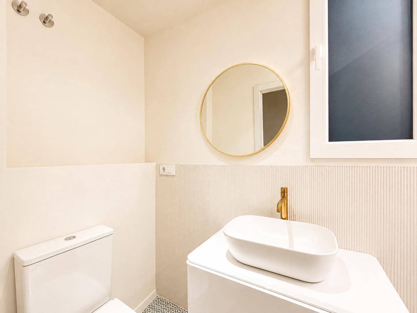 4 quarto Apartamento para arrendar em Valencia cidade - 3 000 € (Ref: 10037395)