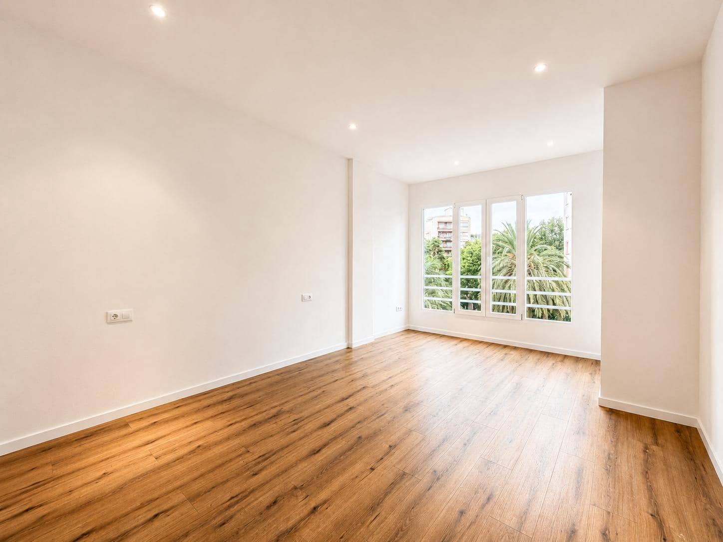 4 quarto Apartamento para arrendar em Valencia cidade - 3 000 € (Ref: 10037395)