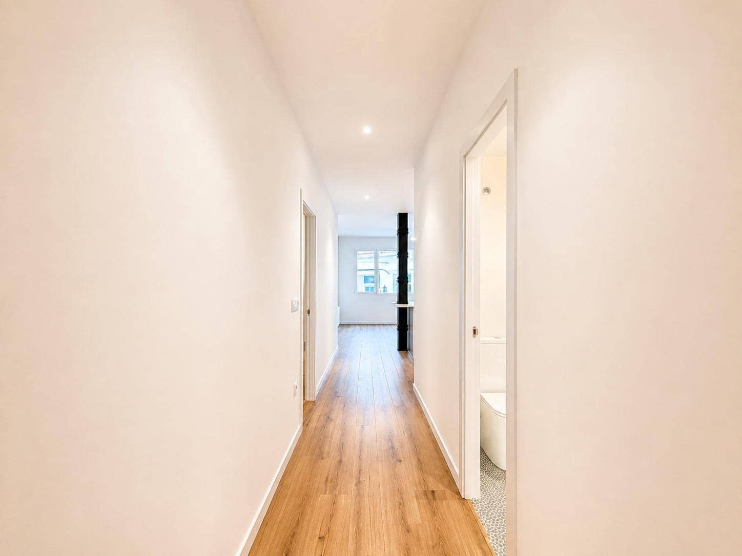 4 quarto Apartamento para arrendar em Valencia cidade - 3 000 € (Ref: 10037395)
