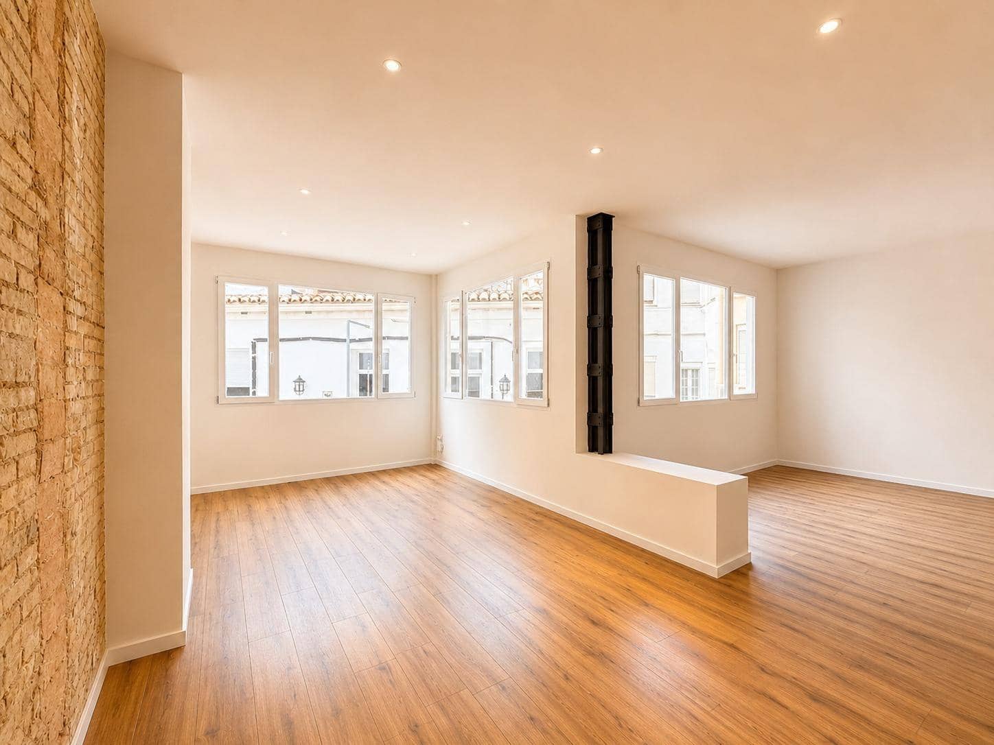 4 quarto Apartamento para arrendar em Valencia cidade - 3 000 € (Ref: 10037395)